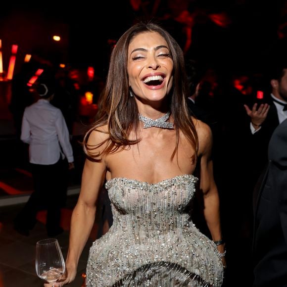 Juliana Paes, de 46 anos hoje, também é fã assumida de cabelo longo: atriz já usou versões lisa e cacheada