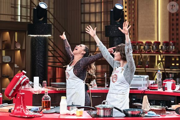 Quem ganhou o MasterChef Celebridades? Julianne Trevisol e Valesca Popozuda disputam a grande final do reality culinário da Band, com familiares presentes e pratos decisivos avaliados por Jacquin, Helena Rizzo e Henrique Fogaça