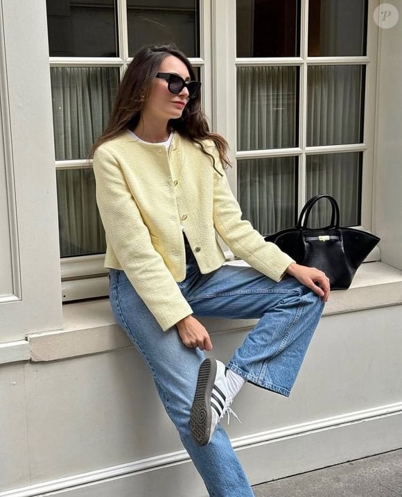 Nem mostarda, nem caramelo: os novos New Balance na cor 'curau de milho' são os tênis elegantes e confortáveis perfeitos para usar com calça jeans larga