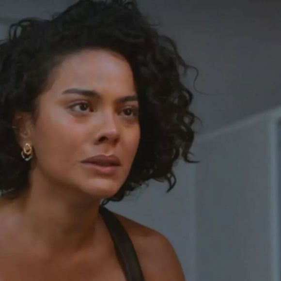 Maria de Fátima (Bella Campos) é obrigada a cancelar perfil nas redes sociais para se casar com Afonso em 'Vale Tudo'