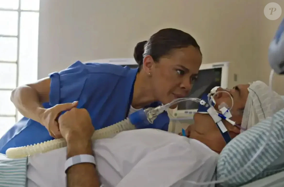 Tânia (Aline Borges) visita Ricardo (Marcos Pasquim) na novela Dona de Mim