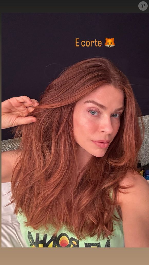 Grazi Massafera adotou o cabelo no tom acobreado quente e luminoso