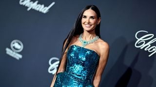 A dieta 'vegana crua' de Demi Moore, aos 63 anos, para permanecer jovem: 'No café da manhã, meia xícara de aveia com água. No resto do dia, apenas proteína e alguns vegetais'
