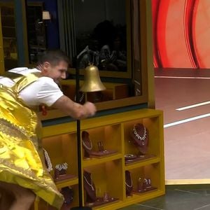 Jonas comemorou muito ter escapado do Paredão