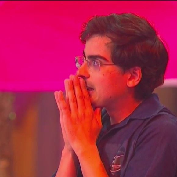 Pressionado por Walério, o apresentador evita resposta direta sobre sexualidade e reacende debate sobre sua vida íntima