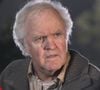 Aos 81 anos, ator de 'Top Gun' e 'Jumanji' é assassinado pelo filho da namorada, agora preso sob fiança 2 milhões de dólares; James Handy foi ferido com faca e não resistiu