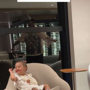 Muito expressiva, Mavie se divertiu com Neymar e ainda chamou o jogador de 'doidinho'