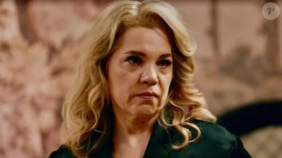 Pilar da novela 'Quem Ama Cuida' costuma corrigir as demais pessoas