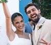 Casamento de Eike Duarte e Natália Vivacqua: vestido de noiva com decote profundo e laço gigantesco nas costas rouba a cena. Fotos!