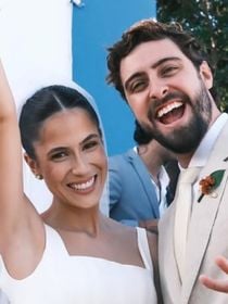 Vestido de noiva minimalista com decote profundo e laço gigantesco nas costas: esposa de Eike Duarte, Natália Vivacqua aposta em moda elegante para casamento com o ator; veja fotos!