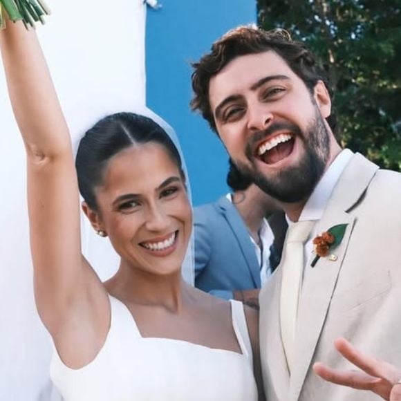 Vestido de noiva minimalista com decote profundo e laço gigantesco nas costas: esposa de Eike Duarte, Natália Vivacqua aposta em moda elegante para casamento com o ator; veja fotos!
