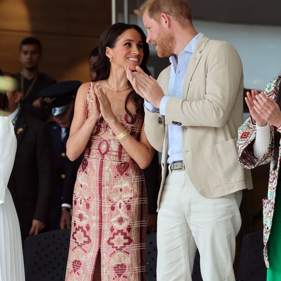 Meghan Markle é esposa de Príncipe Harry; o casal se afastou das funções reais em 2020.