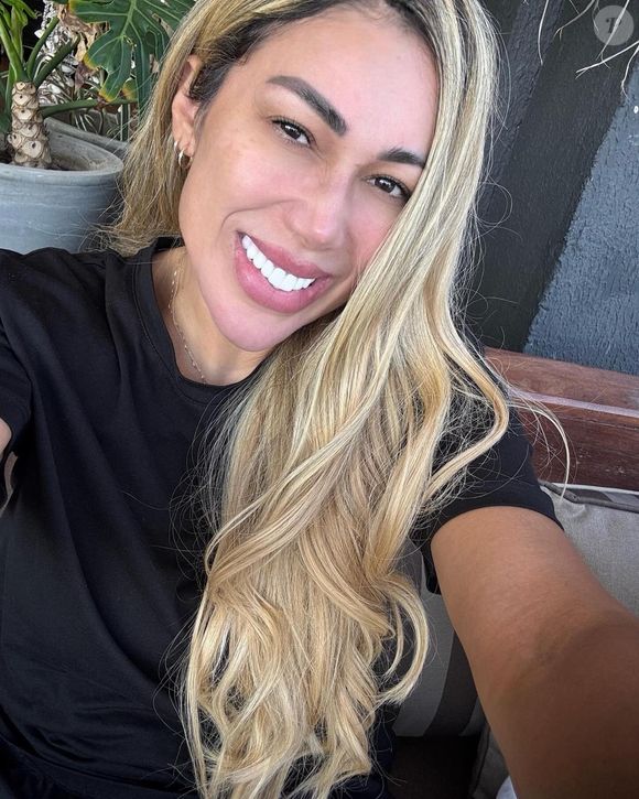 No rosto, a principal cirurgia de Taty Girl foi uma rinoplastia