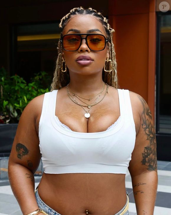 Possível sister do BBB26, Belle Daltro voltou a movimentar a web após internautas associarem sua postura mais low profile a estratégias comuns de participantes antes do confinamento. A influenciadora já falou abertamente sobre a pressão para estar sempre online e chegou a incentivar seguidores a priorizarem a vida fora das redes sociais