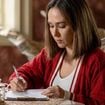A psicologia afirma que pessoas que escrevem misturando letras maiúsculas e minúsculas demonstram uma necessidade de diferenciação