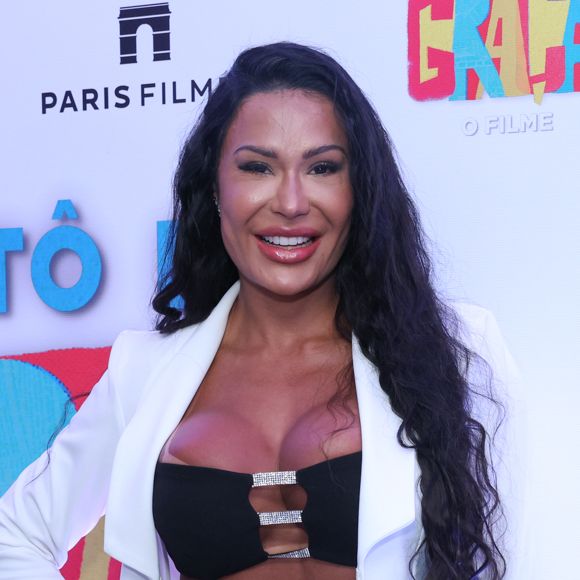 Gracyanne Barbosa tentou pedir que a organização do evento comprasse uma nova passagem. Pedido recusado