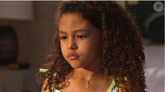 Sofia sofre com golpe sujo de Ellen e pede para voltar para Leona