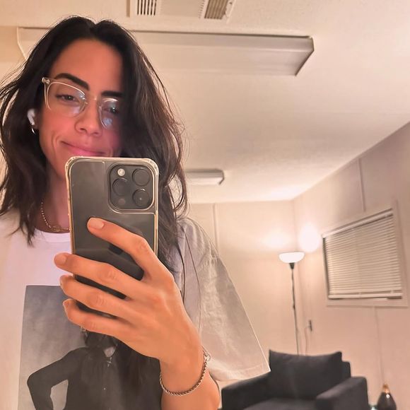 Luana Quaglia trabalha como Global Artistic Personal Services Manager, profissional responsável por gerenciar toda a rotina artística e pessoal de um artista