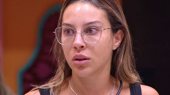 Renata vai sair do 'BBB 25'? Enquete UOL aponta cenário arriscado para a loira em Paredão contra aliados no 'BBB 25'