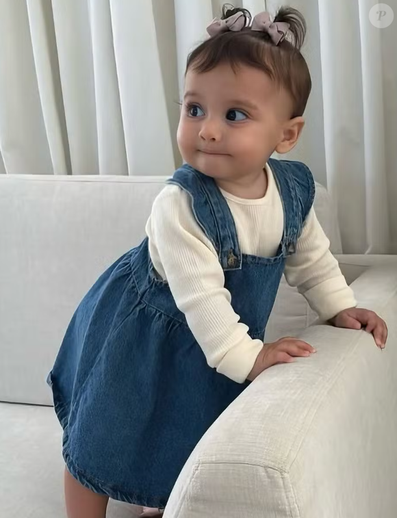 Amanda Kimberlly publicou algumas fotos de Helena, sua filha.