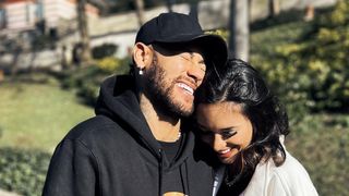 Neymar e Bruna Biancardi têm discutido mais após 'mudança' da mãe da famosa para casa do jogador. Saiba bastidores!