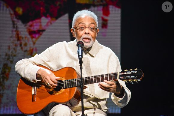 Gilberto Gil teve a companhia dos filhos em volta aos palcos em 17 de agosto de 2025, quase um mês após a morte de Preta Gil