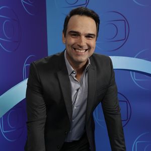 Em entrevista ao Gshow, Tadeu Schmidt revelou que o 'BBB 25' terá nova dinâmica, e quarto de época.