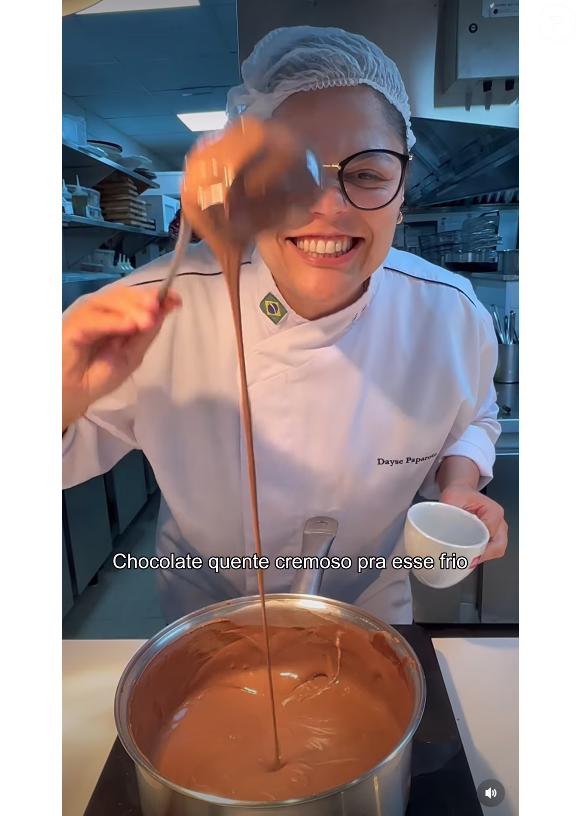 O ponto ideal do chocolate quente da Dayse Paparoto é quando a mistura está cremosa e não muito líquida
