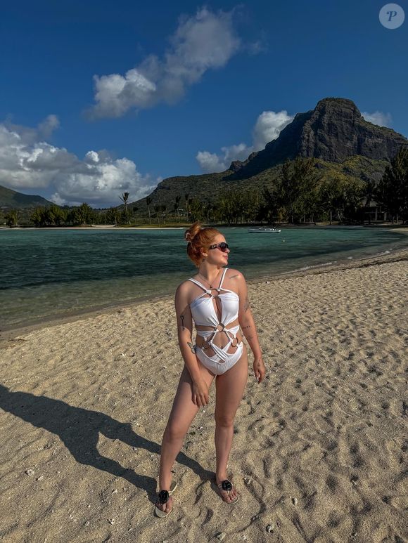 Viih Tube mostrou seu corpo todo definido em fotos de biquíni na web