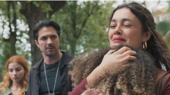 Paulinho (Romulo Estrela) encontrará a filha de Joélly no fina da novela