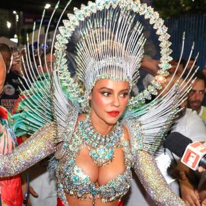 'Arrogante', 'grossa', 'deselegante': Paolla Oliveira divide opiniões por atitude em entrevista antes de último desfile na Grande Rio