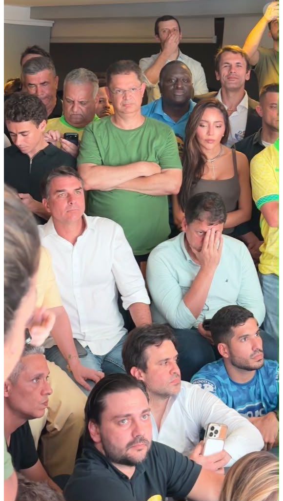 A reação de Flávio Bolsonaro e seus apoiadores ao descobrirem a vitória de Lula viralizou