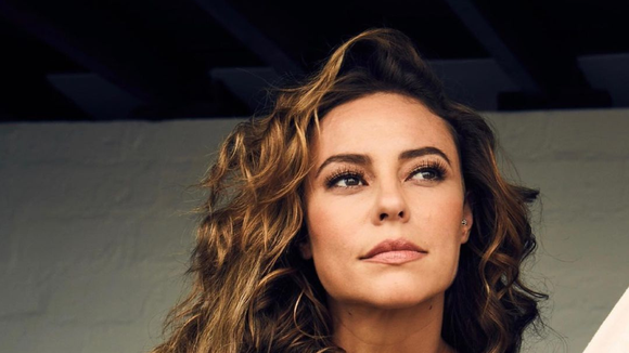 Antes de 'invasão' com buquês de rosas, Paolla Oliveira foi alvo de dois stalkers; um deles teve briga corporal com Diogo Nogueira