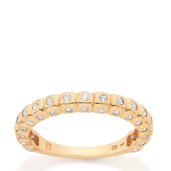 Entre os anéis, o Anel Skinny Banhado a Ouro 18K com Bolas e Zircônias, por R$ 426, combina bolas cravejadas por 34 zircônias de 1,25 mm e 17 zircônias de 1,50 mm