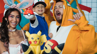 Meu namorado nerd pediu e eu não pude negar: os novos tênis da Adidas de Pokémon na cor 'Pikachu' são superconfortáveis, vão deixar os looks do meu boy eletrizantes e ainda despertar sua nostalgia dos anos 90