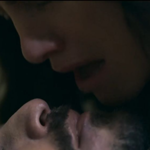 Em sua primeira protagonista de novela das nove, Letícia Colin virou assunto nas redes sociais após cena intensa de Adriana no IML em Quem Ama Cuida