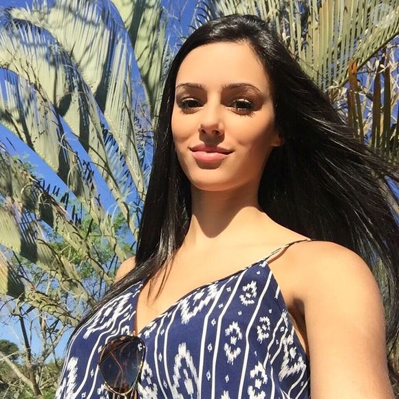 Bruna Biancardi usava o cabelo bem escuro e alisado