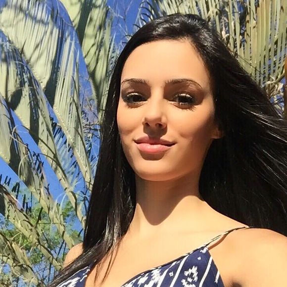 Bruna Biancardi usava o cabelo bem escuro e alisado