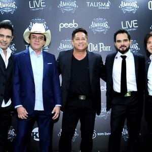 Zezé Di Camargo & Luciano e Chitãozinho & Xororó representaram o especial ‘Amigos’ no show de 60 anos da TV Globo