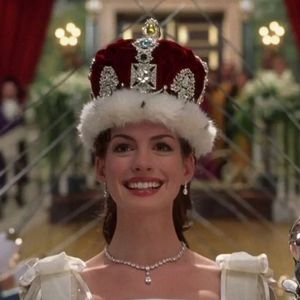 Anne Hathaway voltará como Mia Thermopolis em O Diário da Princesa 3, mas Julie Andrews não reprisará o papel de Rainha Clarisse