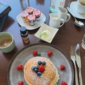 Durante a viagem pelos Estados Unidos, Isabelle Drummond também compartilha momentos de sua rotina, incluindo registros de café da manhã com clima tipicamente americano. Os cliques mostram uma fase mais leve da atriz depois do fim das gravações de 'Coração Acelerado'