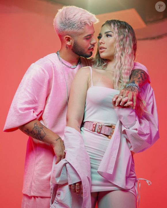 Zé Felipe pintou o cabelo de rosa pela primeira vez para divulgar 'Só Tem Eu', seu primeiro grande hit