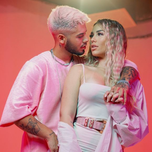 Zé Felipe pintou o cabelo de rosa pela primeira vez para divulgar 'Só Tem Eu', seu primeiro grande hit