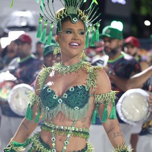 Virgínia Fonseca assumiu que está treinando pesado para ficar com o corpo sarado para o desfile