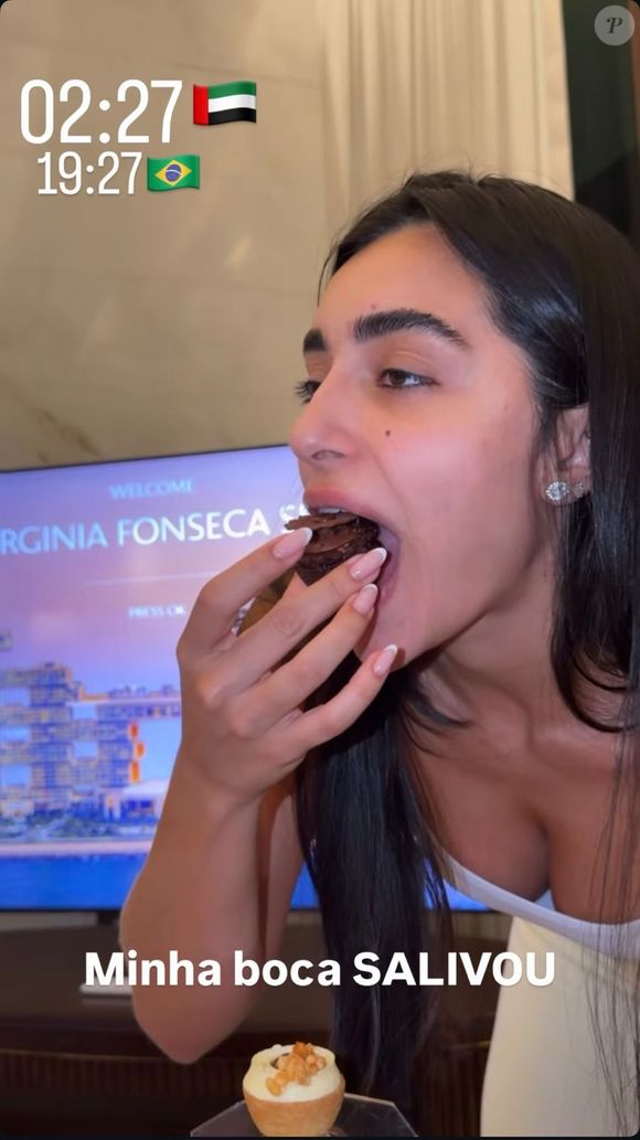 Durante a estadia em um hotel de luxo em Dubai, Virgínia Fonseca mostrou os doces deixados como recepção no quarto, mas revelou que não poderia experimentar. 'Estou de promessa, gente', contou a influenciadora aos seguidores