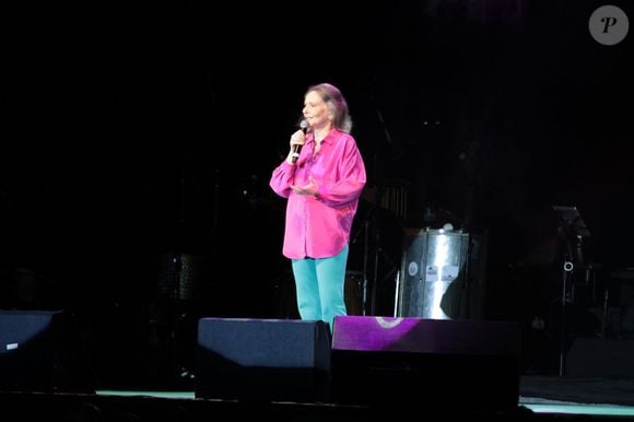 Angela Ro Ro afirmou ter recebido diagnóstico de infecção no sangue e suspeita de câncer