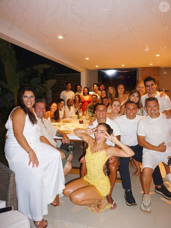 Em uma publicação no Instagram, a artista falou de forma recorrente sobre a importância da família e dos afetos, deixando uma mensagem carregada de emoção.