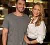 Dora e André, personagens de Mariana Ximenes e Henrique Barreira em 'Quem Ama Cuida', se tornaram um dos casais mais comentados da novela das 21h