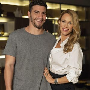 Dora e André, personagens de Mariana Ximenes e Henrique Barreira em 'Quem Ama Cuida', se tornaram um dos casais mais comentados da novela das 21h