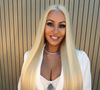 Débora Dunhill, ex-Miss Bumbum, teve uma reação alérgica após passar o sangue da própria menstruação no rosto como uma técnica alternativa de skin care